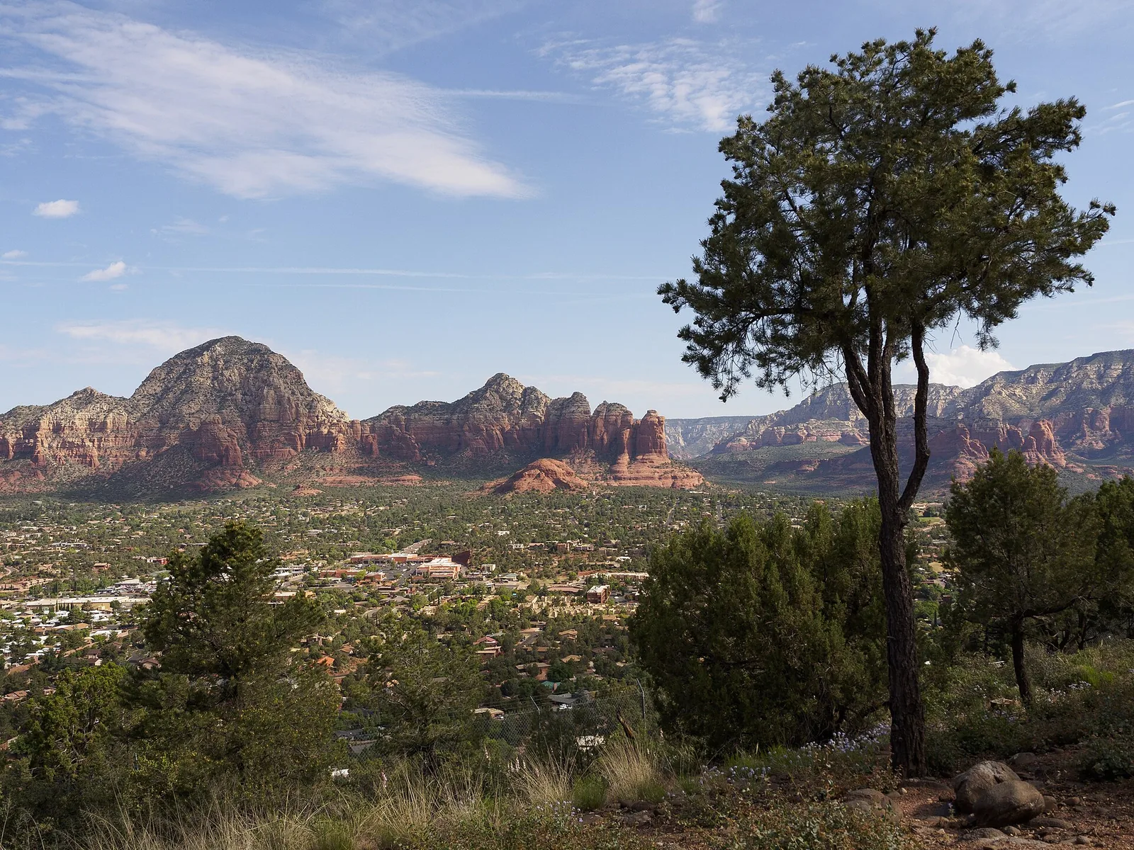 Vacation Rental vs Hotel in Sedona: Which Wins for Groups?