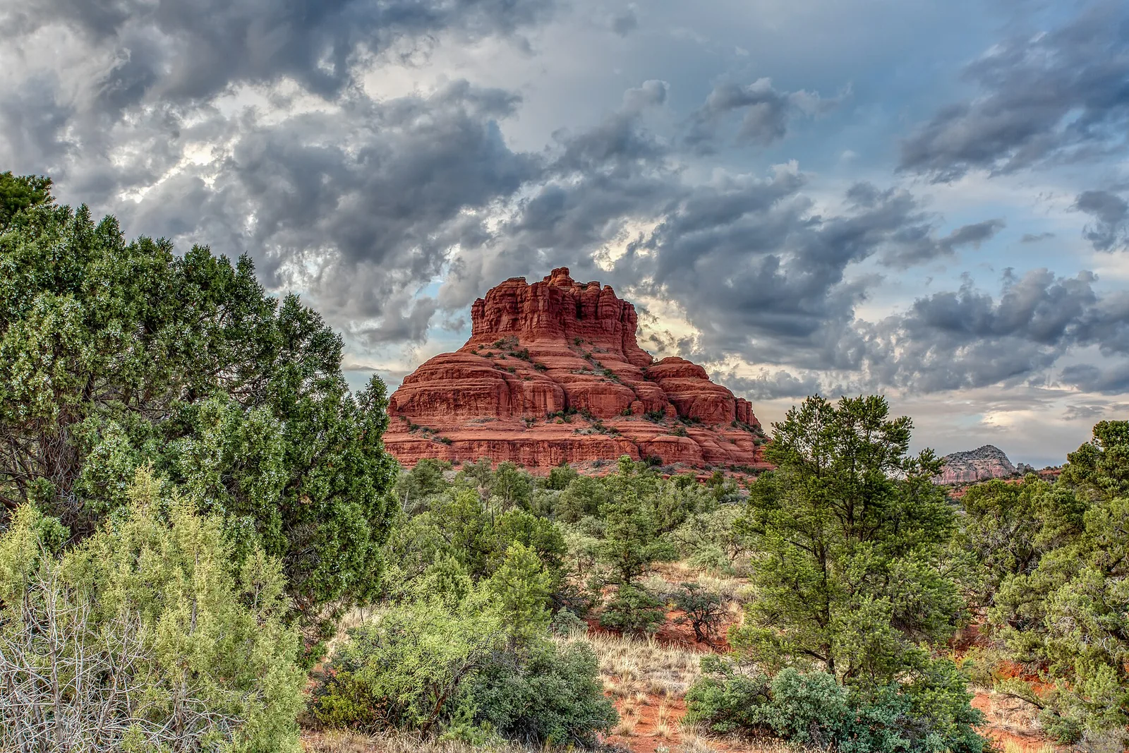 Sedona in April: Peak Hiking, Warm Days & Wildflowers