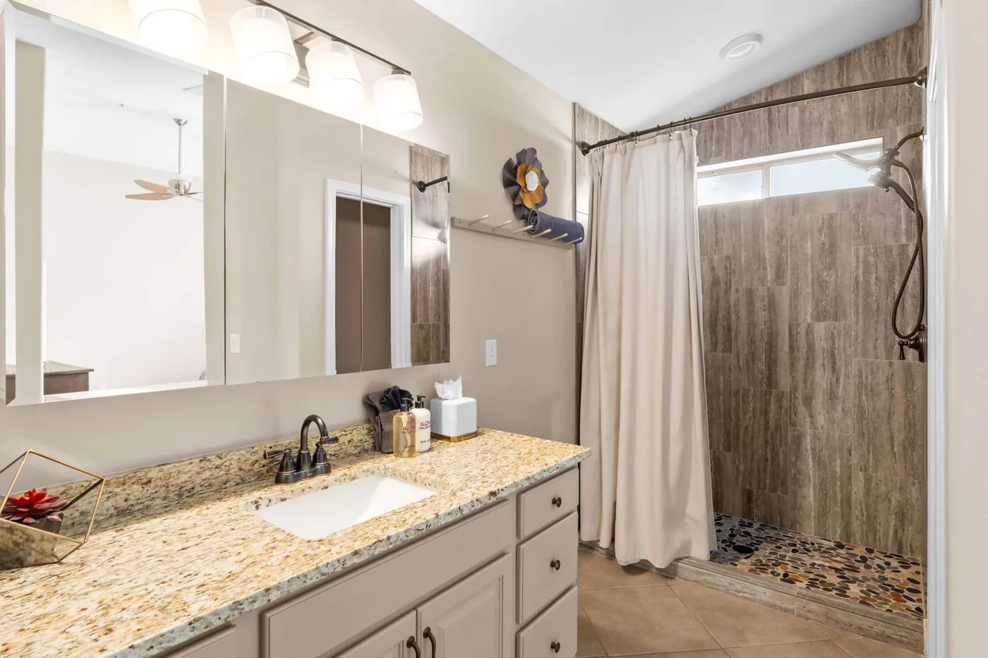 Clean, modern full bathroom