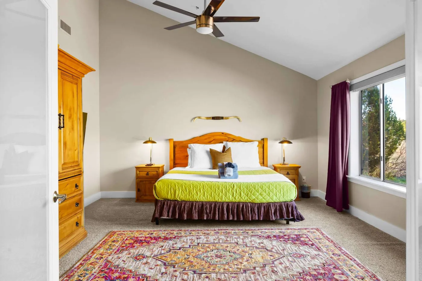 Second king bedroom, alternate angle